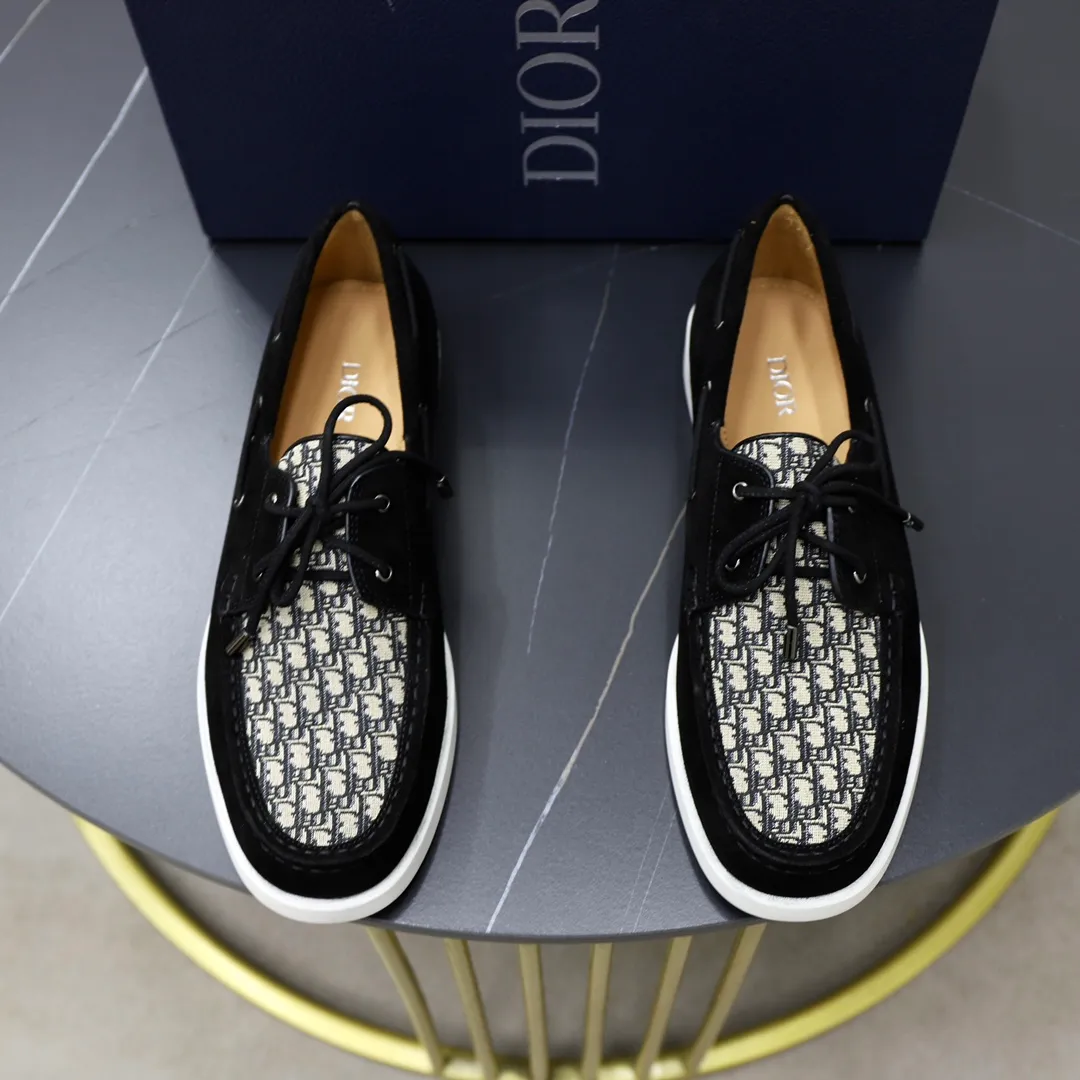 Ex-factory price: 540🙅‍♂️🙅‍♂️🙅‍♂️ Brand: Dior DIOR Standard code: Men's code 38/44 (45 can be customized) Grade: Same as the official website Material: Original cowhide stitching, cowhide lining, original TPU wear-resistant soft outsole Style categories: Leisure and sports version, footwear for driving, young fashion, European and American trends, British style Color: actual picture color